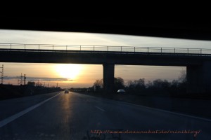 romantischer autobahnsonnenuntergang1